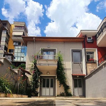 A Cheerful Villa With Free Parking Space Tiranë Ngoại thất bức ảnh