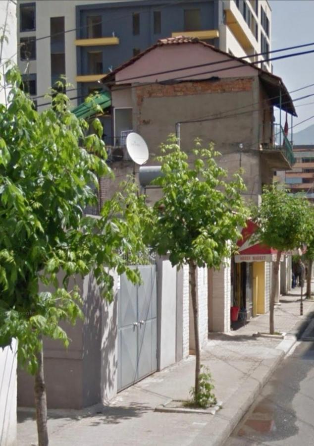A Cheerful Villa With Free Parking Space Tiranë Ngoại thất bức ảnh